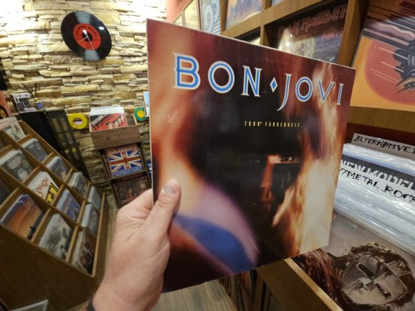 Bon Jovi – 7800° Fahrenheit