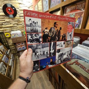 Earth, Wind & Fire – Touch The World