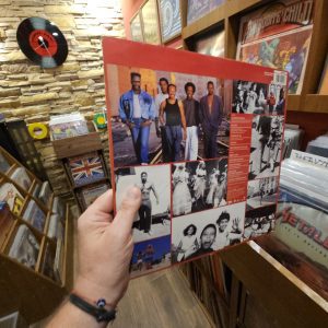 Alternative view of Earth, Wind & Fire – Touch The World