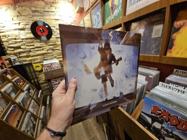 AC/DC – Blow Up Your Video