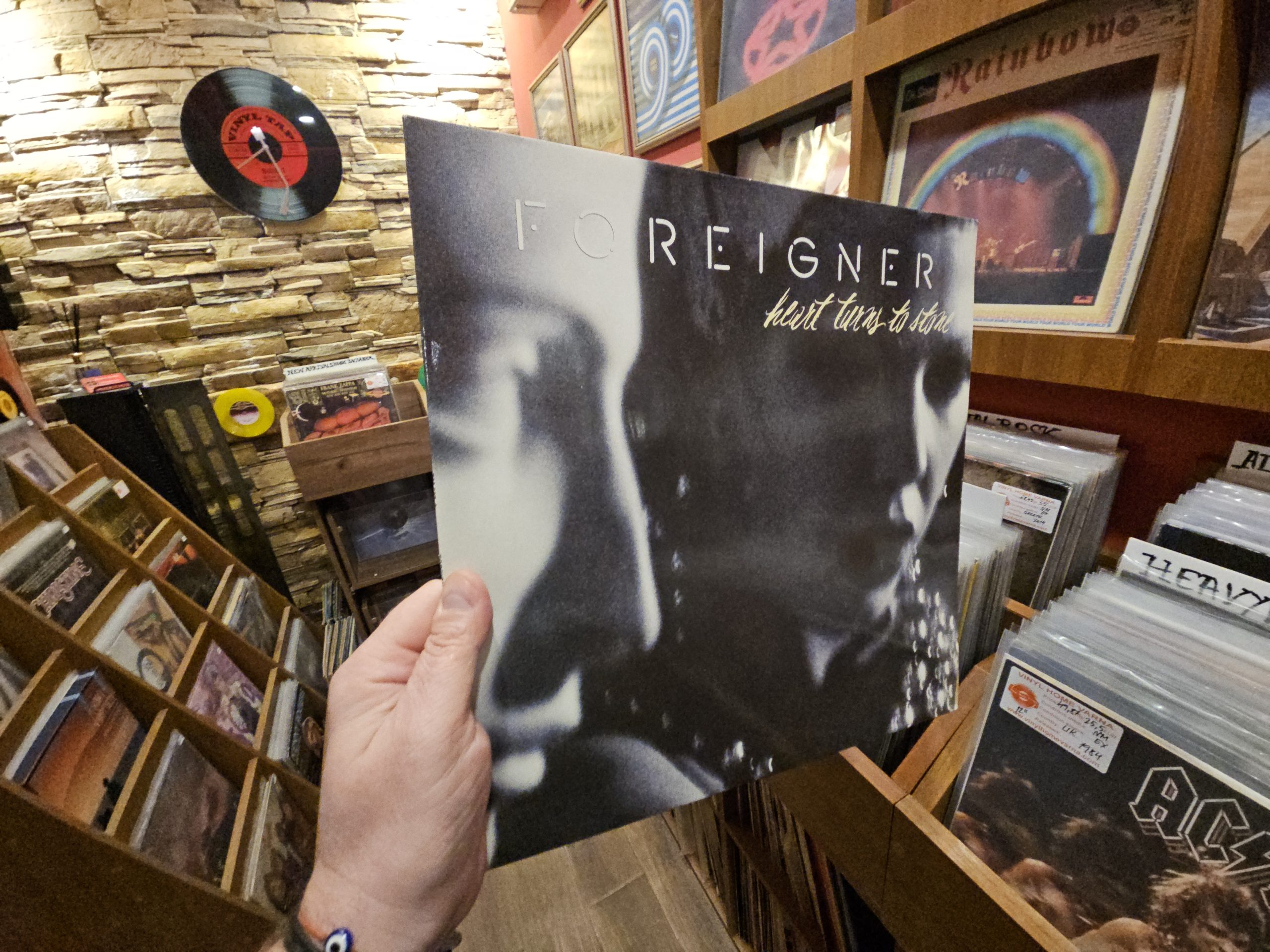 Foreigner – Heart Turns To Stone