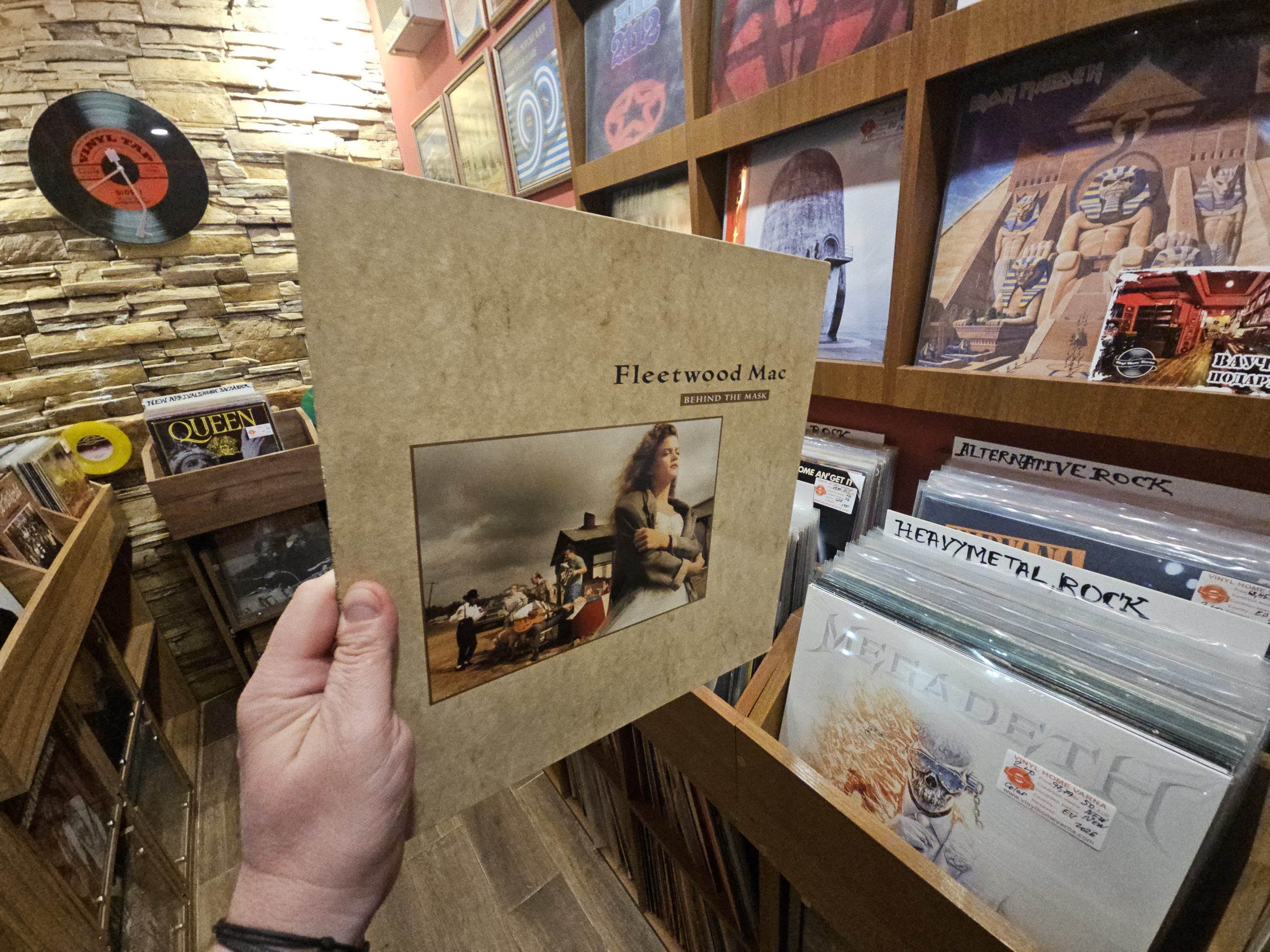 Fleetwood Mac – Behind The Mask