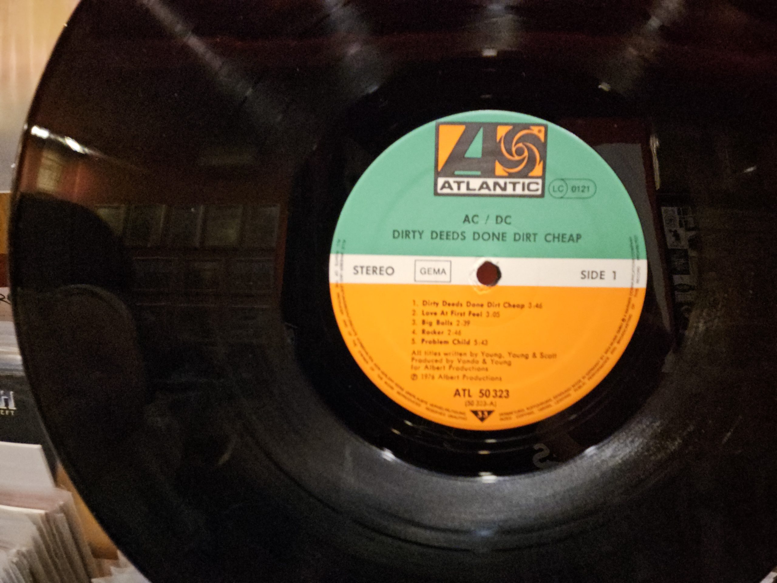 AC/DC – Dirty Deeds Done Dirt Cheap - Image 4