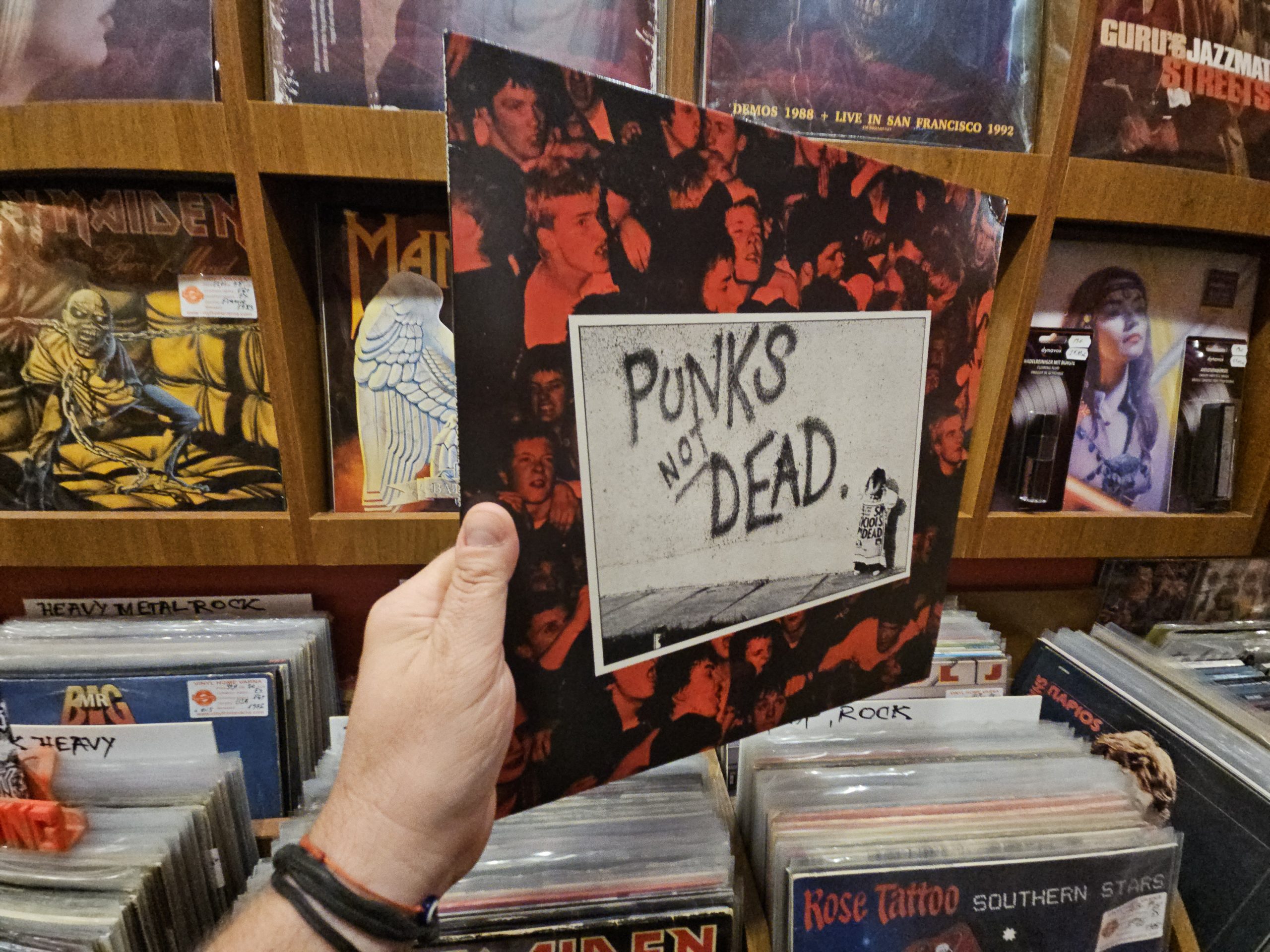 The Exploited – Punks Not Dead