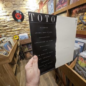 Alternative view of Toto – Isolation