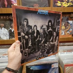 Accept – Eat The Heat