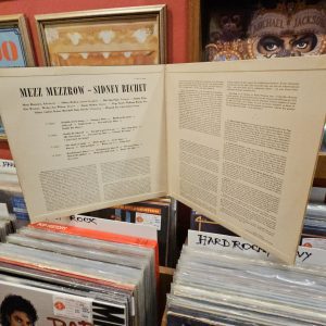 Alternative view of Sidney Bechet, Mezz Mezzrow – Blues With Bechet