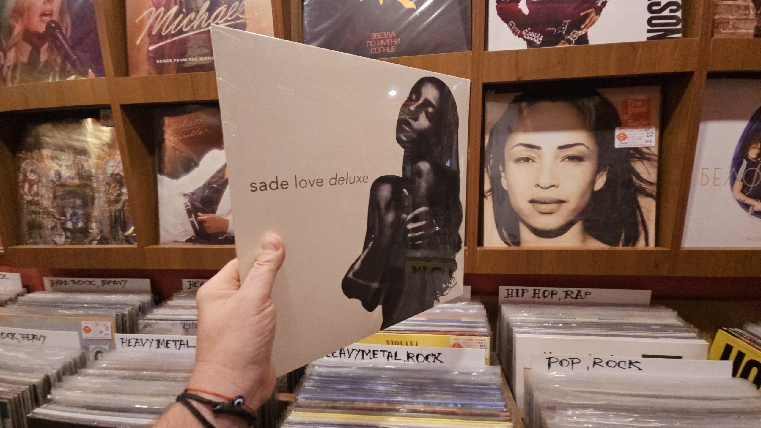 Sade – Love Deluxe