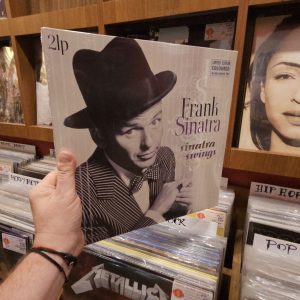 Frank Sinatra – Sinatra Swings